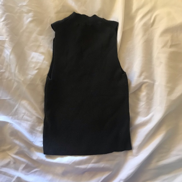 ❌SOLD❌BRANDY MELVILLE OLIVE GREEN KAITLYN KNIT - Picture 3 of 5